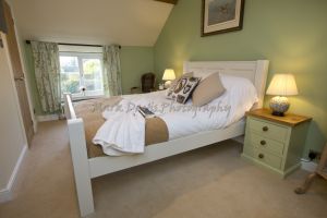 _gorgeous low burn cottage 50.jpg